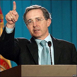 Alvaro Uribe paramilitare? Presente